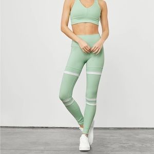 alo yoga honeydew/white high waisted leggings
